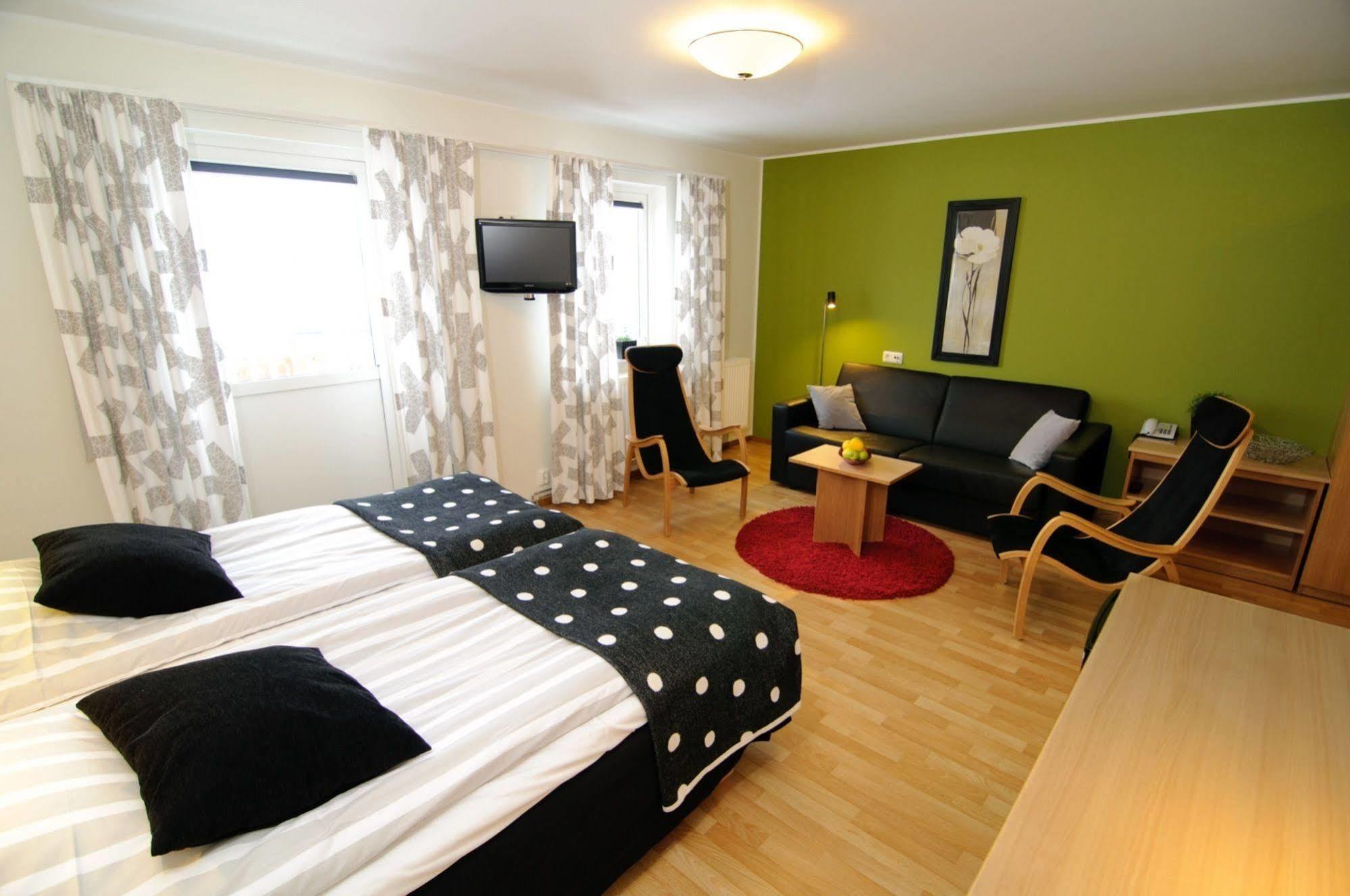 Hornavan Hotell 아르예플로그 외부 사진